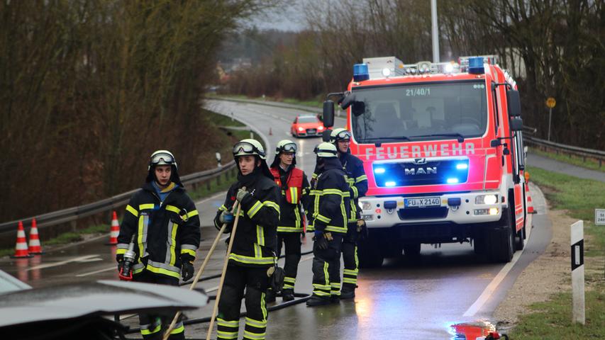 Unfall bei Cadolzburg: Zwei Personen verletzt