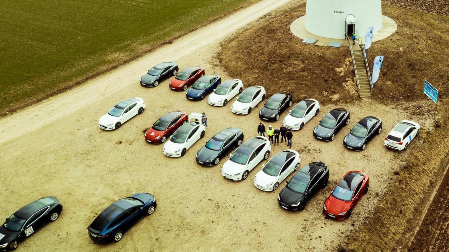 Tesla-Fahrer kurvten in den Windpark