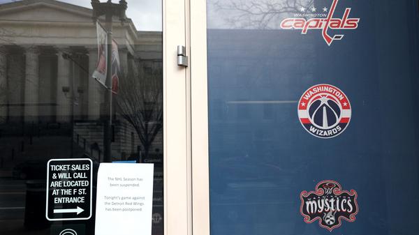 Auch die nordamerikanischen Eishockeyliga NHL setzt die Saison auf unbestimmte Zeit aus. Zudem findet die Eishockey-WM in der Schweiz nicht statt.