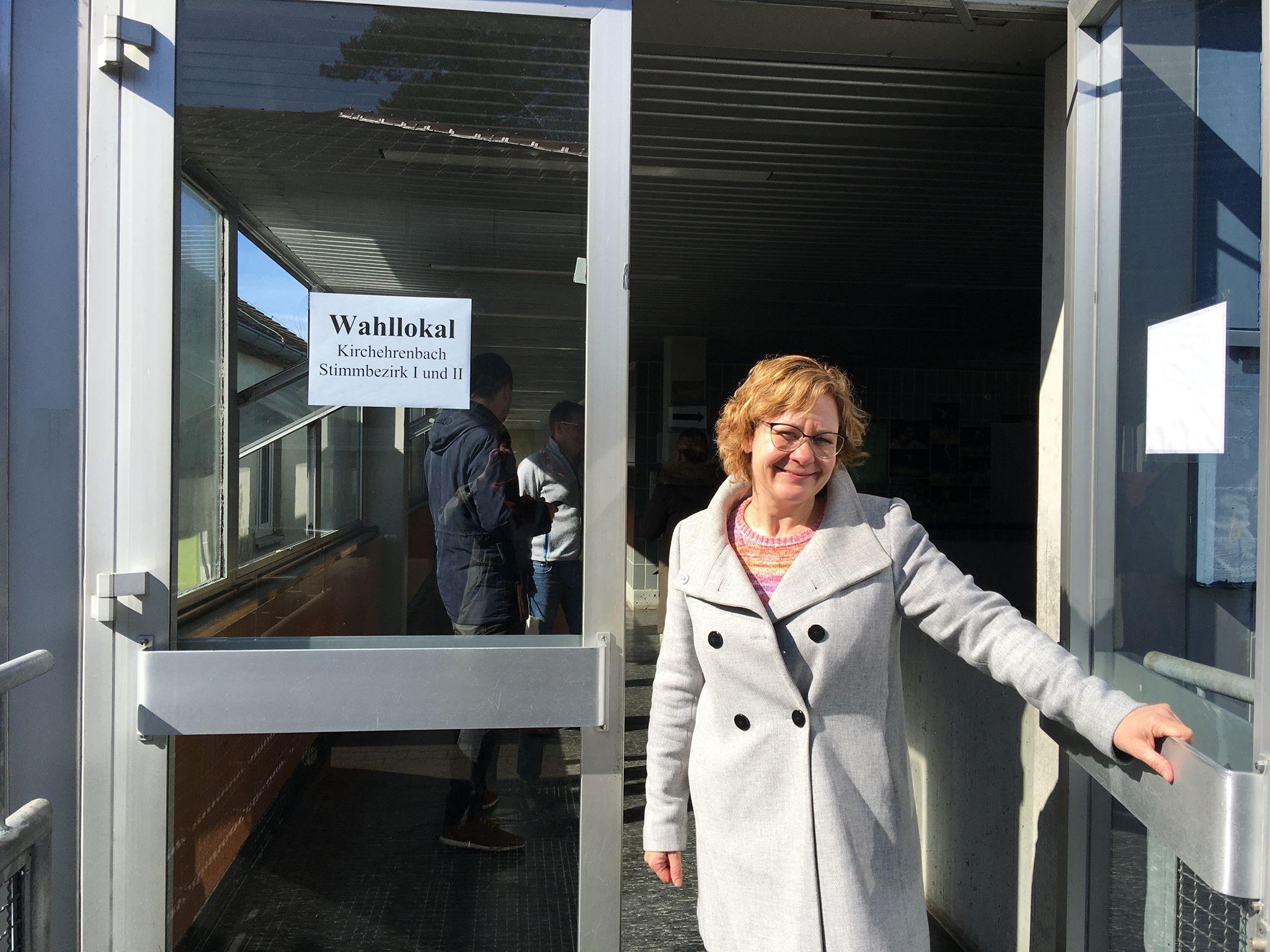 In Kirchehrenbach tritt mit Anja Gebhardt (SPD) nur eine Kandidatin an, die zudem amtierende Bürgermeisterin ist. Deshalb schätzt Gebhardt, dass die Wahlbeteiligung geringer ausfällt als 2014.