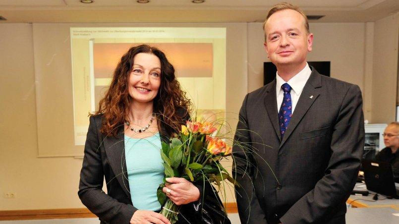 Die Zeit für gemeinsame Bilder ist vorbei: Herausforderer Thomas Deffner (rechts) hat Carda Seidel in Ansbach aus dem Amt des Oberbürgermeisters gedrängt.