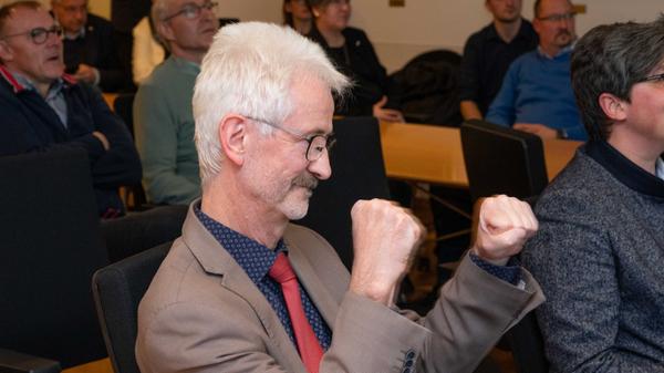 Der alte Bürgermeister ist auch der neue: Die Mehrheit der Hilpoltsteiner Bürger gab Markus Mahl (SPD) den Auftrag für seine dritte Amtszeit. Hier finden Sie den kompletten Artikel.