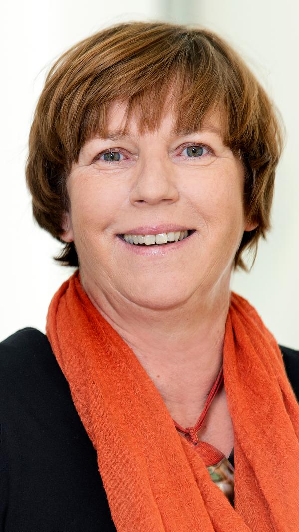 Andrea Bielmeier (Die Grünen) Beruf: Krankenschwester, Bezirksratsmitglied. Erhaltene Stimmen: 53557.