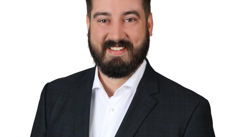 Nürnbergs Oberbürgermeister Marcus König hat Sven Heublein mit ins Boot geholt. Er hat ein Auge auf die sozialen Kanäle des Stadtoberhaupts. Fürths Oberbürgermeister Thomas Jung macht dies allein. Nürnbergs Oberbürgermeister Marcus König hat Sven Heublein mit ins Boot geholt. Er hat ein Auge auf die sozialen Kanäle des Stadtoberhaupts. Fürths Oberbürgermeister Thomas Jung macht dies allein.