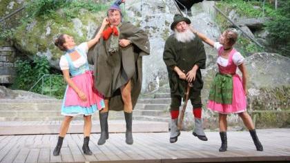 «Der Watzmann ruft« feierte auf Luisenburg Premiere «Der Watzmann ruft« feierte auf Luisenburg Premiere