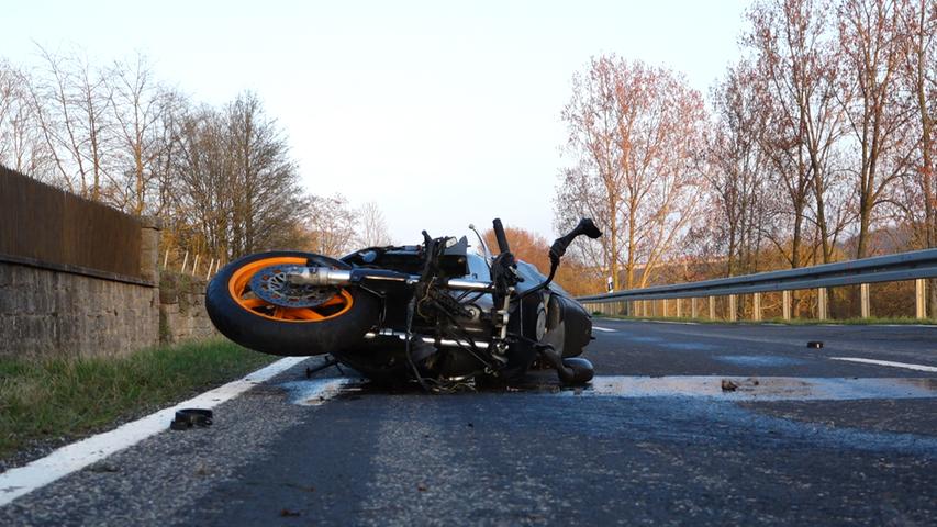31-Jähriger stirbt bei Motorradunfall nahe Würzburg - Sozia verletzt