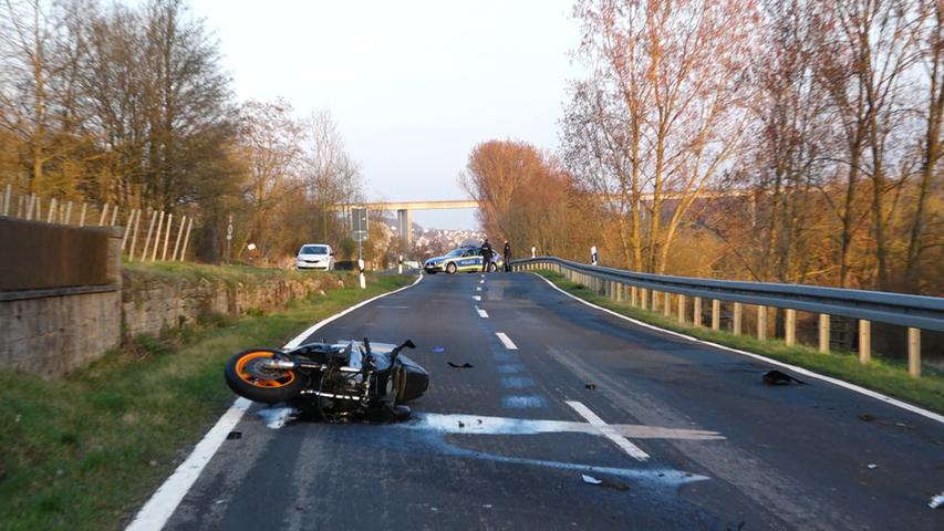 31-Jähriger stirbt bei Motorradunfall nahe Würzburg - Sozia verletzt