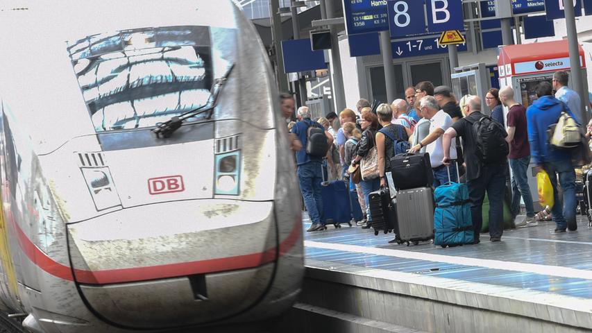 Die Deutsche Bahn will in der nächsten Zeit den Bahnverkehr reduzieren. Ebenso wie weniger Autos auf den Straßen und weniger Flugzeuge in der Luft kann auch das zu einer sinkenden Luftverschmutzung in Deutschland beitragen.