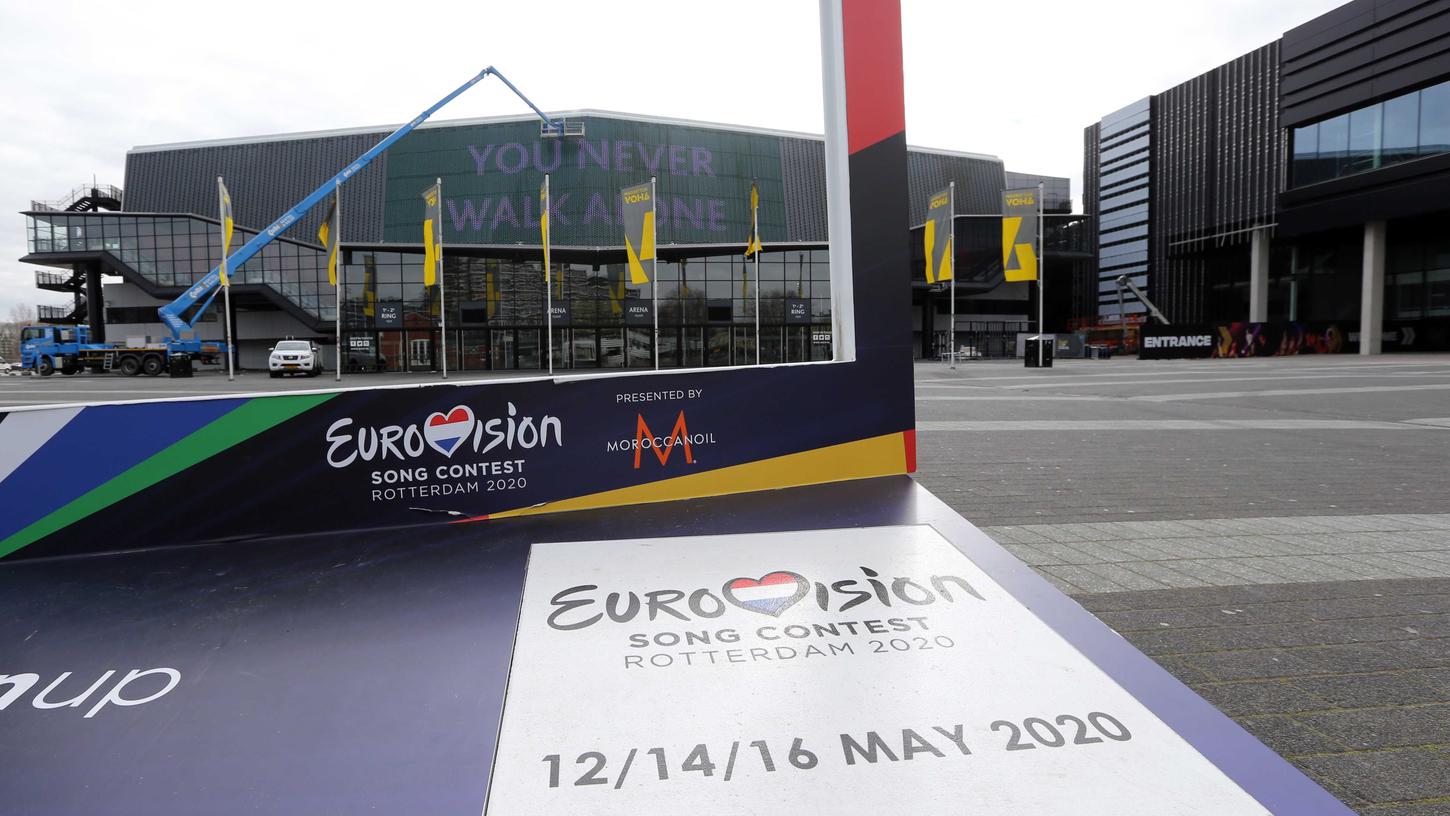 Das Werbe-"Fenster" für den Eurovision Song Contest vor der Veranstaltungshalle Rotterday Ahoy. Der ESC 2020 musste auf Mitte Mai dieses Jahres verschoben werden.