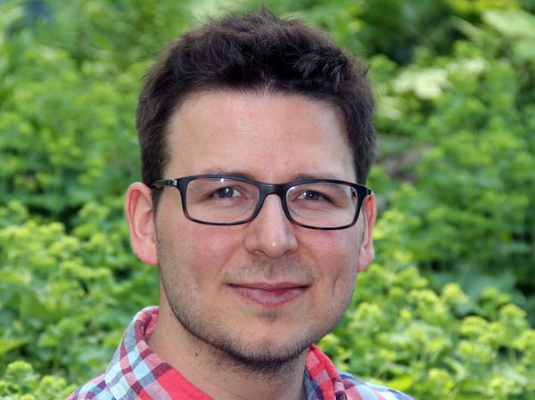 Sebastian Sippel ist 32 Jahre alt und lebte bis zu seinem 19. Lebensjahr in Nürnberg Zabo. Danach studierte er Geoökologie und Umweltnaturwissenschaften an der Universität in Bayreuth, für den Master wechselte er für ein Jahr an die Universität nach Oxford. Promoviert hat Sippel im Bereich Biogeochemie und Klimaforschung. Seit zwei Jahren arbeitet er an der Eidgenössische Technische Hochschule (ETH) in Zürich. Sebastian Sippel ist 32 Jahre alt und lebte bis zu seinem 19. Lebensjahr in Nürnberg Zabo. Danach studierte er Geoökologie und Umweltnaturwissenschaften an der Universität in Bayreuth, für den Master wechselte er für ein Jahr an die Universität nach Oxford. Promoviert hat Sippel im Bereich Biogeochemie und Klimaforschung. Seit zwei Jahren arbeitet er an der Eidgenössische Technische Hochschule (ETH) in Zürich.