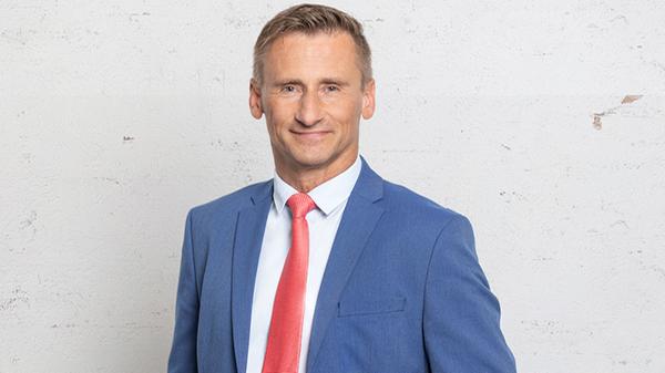Dieter Goldmann (SPD) Beruf: Journalist und Politologe. Erhaltene Stimmen: 43757.
