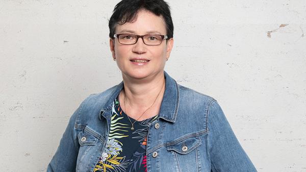 Elke Härtel (SPD) Beruf: Gesundheits- und Krankenpflegerin. Erhaltene Stimmen: 45998.
