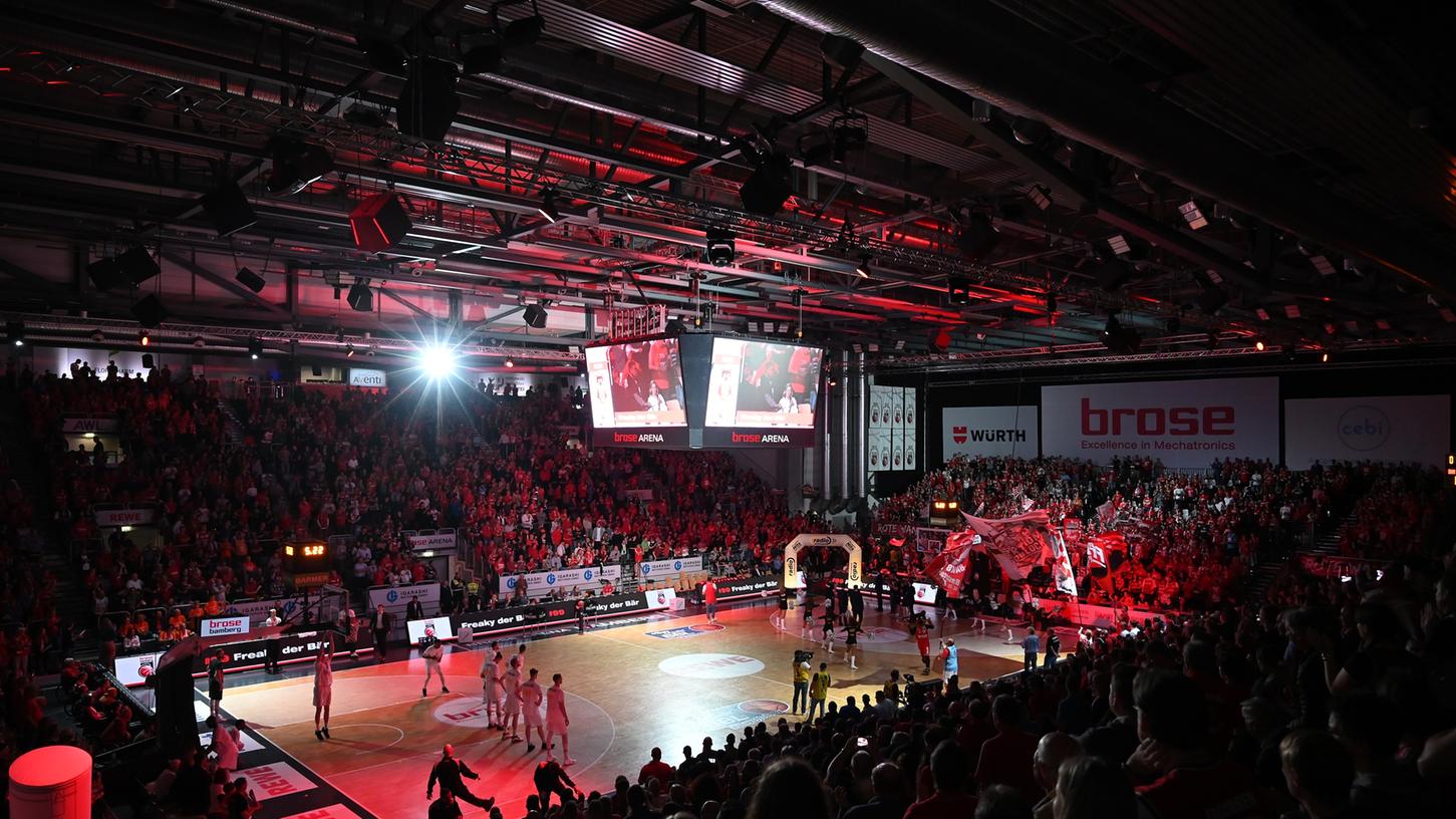 Zum ersten Heimspiel in der Basketball Champions League hofft Brose Bamberg wieder auf eine zumindest teilweise gefüllte Halle.