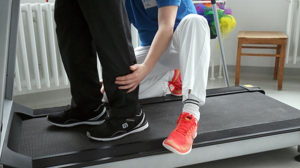 Physio- und Psychotherapie kann in dringenden Fällen und nach vorheriger Absprache weiterhin wahrgenommen werden.