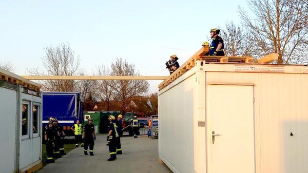 Das betrifft vor allem jene, die mit einer infizierten Person in Kontakt waren oder jüngst aus Risikogebieten zurückkehrten - sogenannte Verdachtsfälle.
