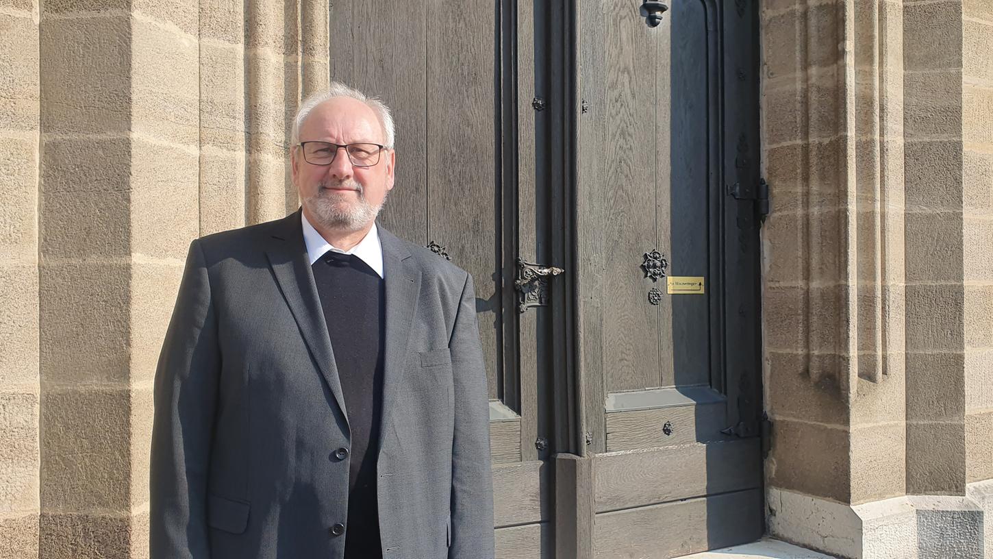 Via Video direkt ins Wohnzimmer: Je abwechselnd ein evangelischer und katholischer Vertreter sprechen ihre Predigt vor der Kamera, den Anfang für den morgigen Sonntag (22. März) macht Diakon Norbert Waldmüller. Via Video direkt ins Wohnzimmer: Je abwechselnd ein evangelischer und katholischer Vertreter sprechen ihre Predigt vor der Kamera, den Anfang für den morgigen Sonntag (22. März) macht Diakon Norbert Waldmüller.
