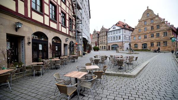 Blick auf den leeren Marktplatz.