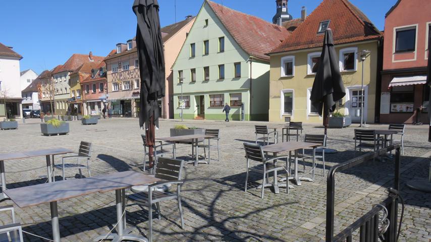 Auch der Höchstadter Marktplatz ist wie leer gefegt...
