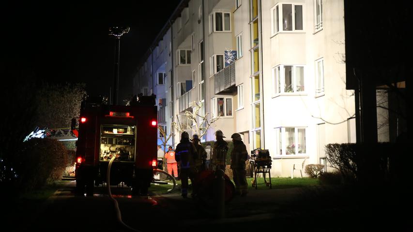 Brand in Mehrfamilienhaus: Bewohner mussten evakuiert werden