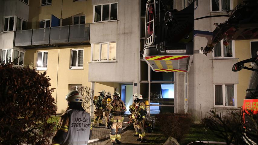 Brand in Mehrfamilienhaus: Bewohner mussten evakuiert werden