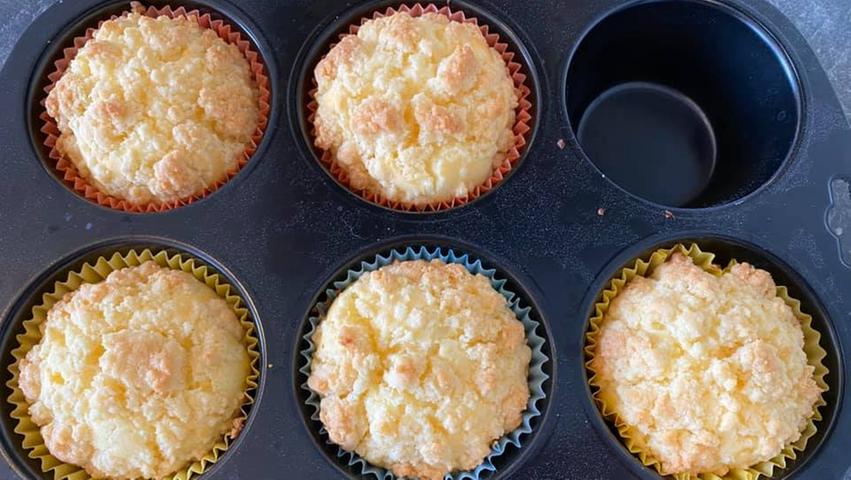 Nanu, da fehlt doch schon einer? Die Cheesecake Muffins von Sarah Höltschl sind offenbar heiß begehrt.