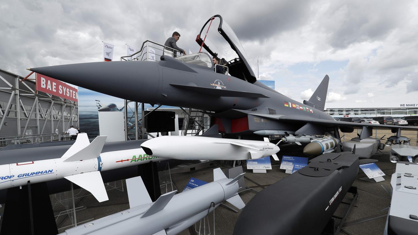 Neben dem Eurofighter (Bild) sollen auch F-18-Kampfjets beschafft werden.