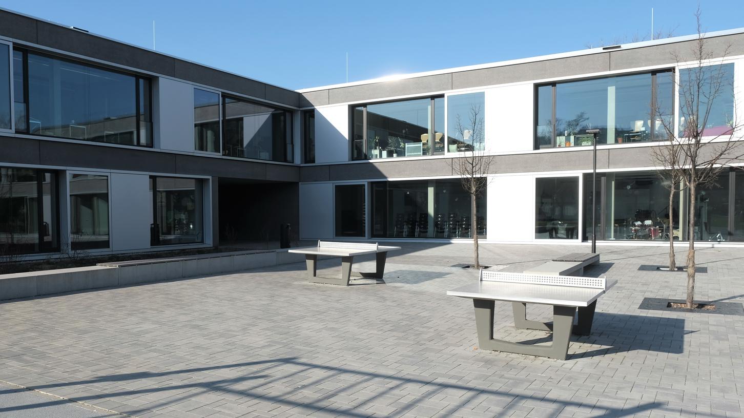 Die Mittelschule in Weißenburg bietet gebundene Ganztagsklassen an und informiert über das Konzept in einem Info-Abend. Die Mittelschule in Weißenburg bietet gebundene Ganztagsklassen an und informiert über das Konzept in einem Info-Abend.