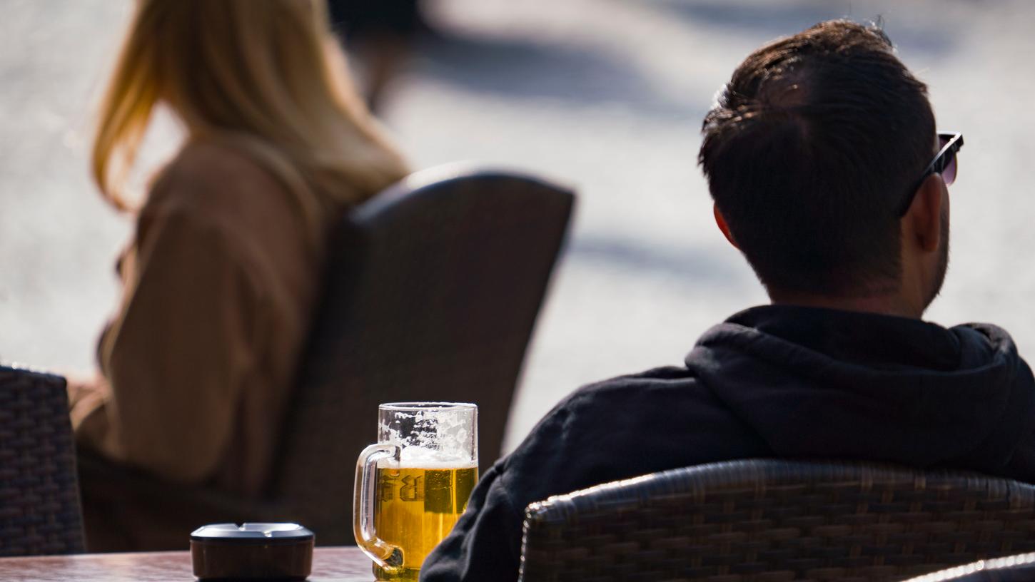 Ein Bier draußen in einem Restaurant genießen - das ist erstmal nicht mehr möglich.