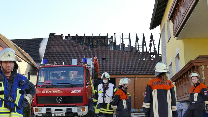Feuer in Scheune in Schirnsdorf: Hoher Sachschaden