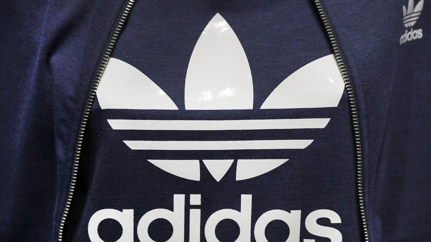 Unter anderem der Adidas-Konzern nutzt die Krise, um vorerst seine Kosten zu drücken.