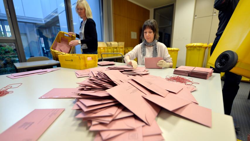 OB-Stichwahl in Erlangen: Wahlunterlagen sind jetzt im Rathaus