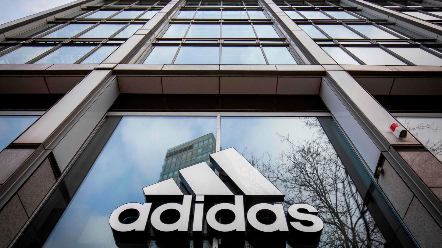 "Es ist richtig, dass Adidas, wie viele andere Unternehmen auch, vorsorglich Mietzahlungen temporär aussetzt, wo unsere Läden geschlossen sind. Wir sind dazu mit den betreffenden Vermietern in engem Austausch", erklärte eine Firmensprecherin von Adidas