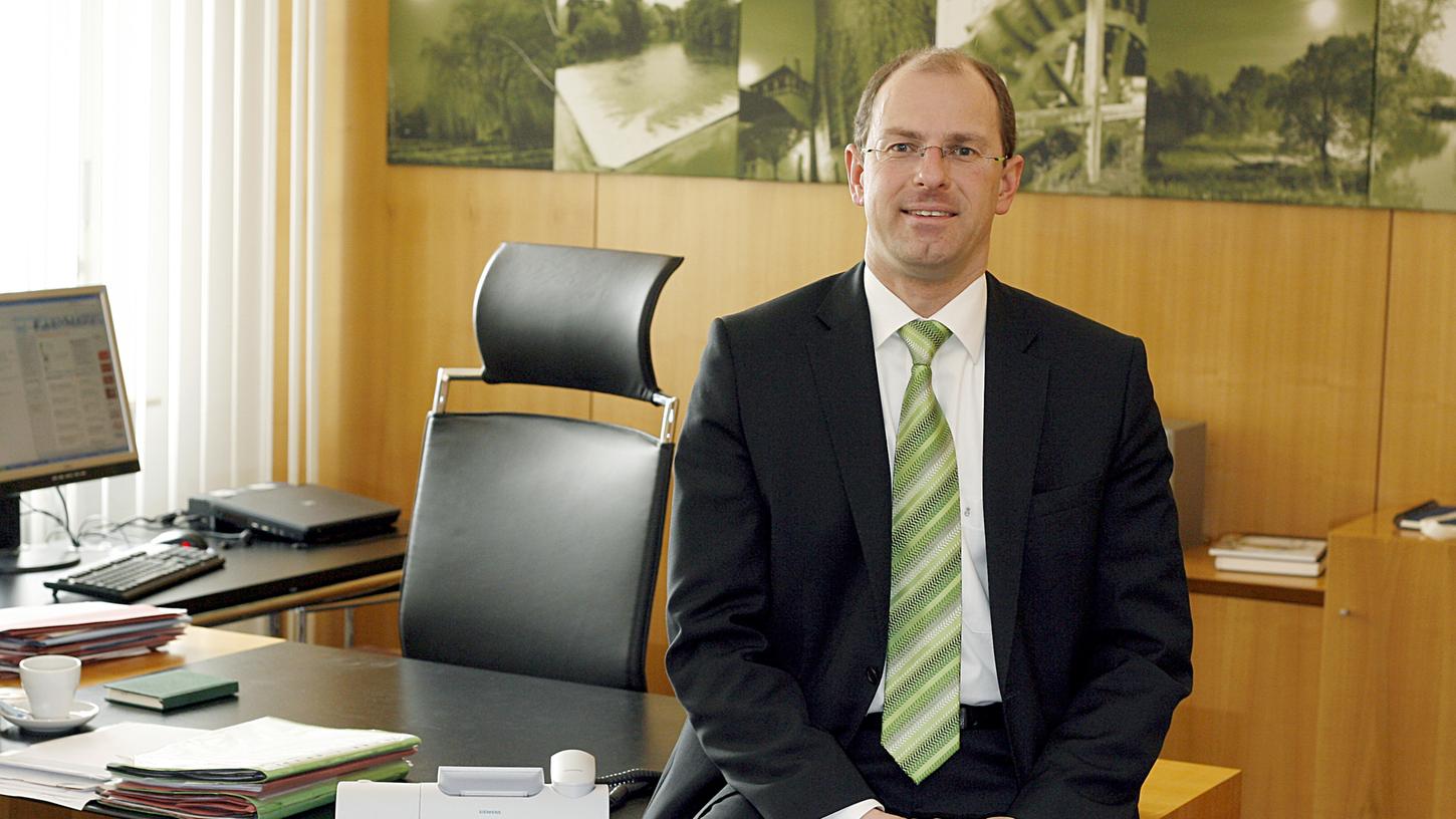 Zwölf Jahre lang war Benedikt Bisping Bürgermeister in Lauf, nun wird er abgelöst. Doch nicht nur dort gab es bei den Stichwahlen Überraschungen. Zwölf Jahre lang war Benedikt Bisping Bürgermeister in Lauf, nun wird er abgelöst. Doch nicht nur dort gab es bei den Stichwahlen Überraschungen.