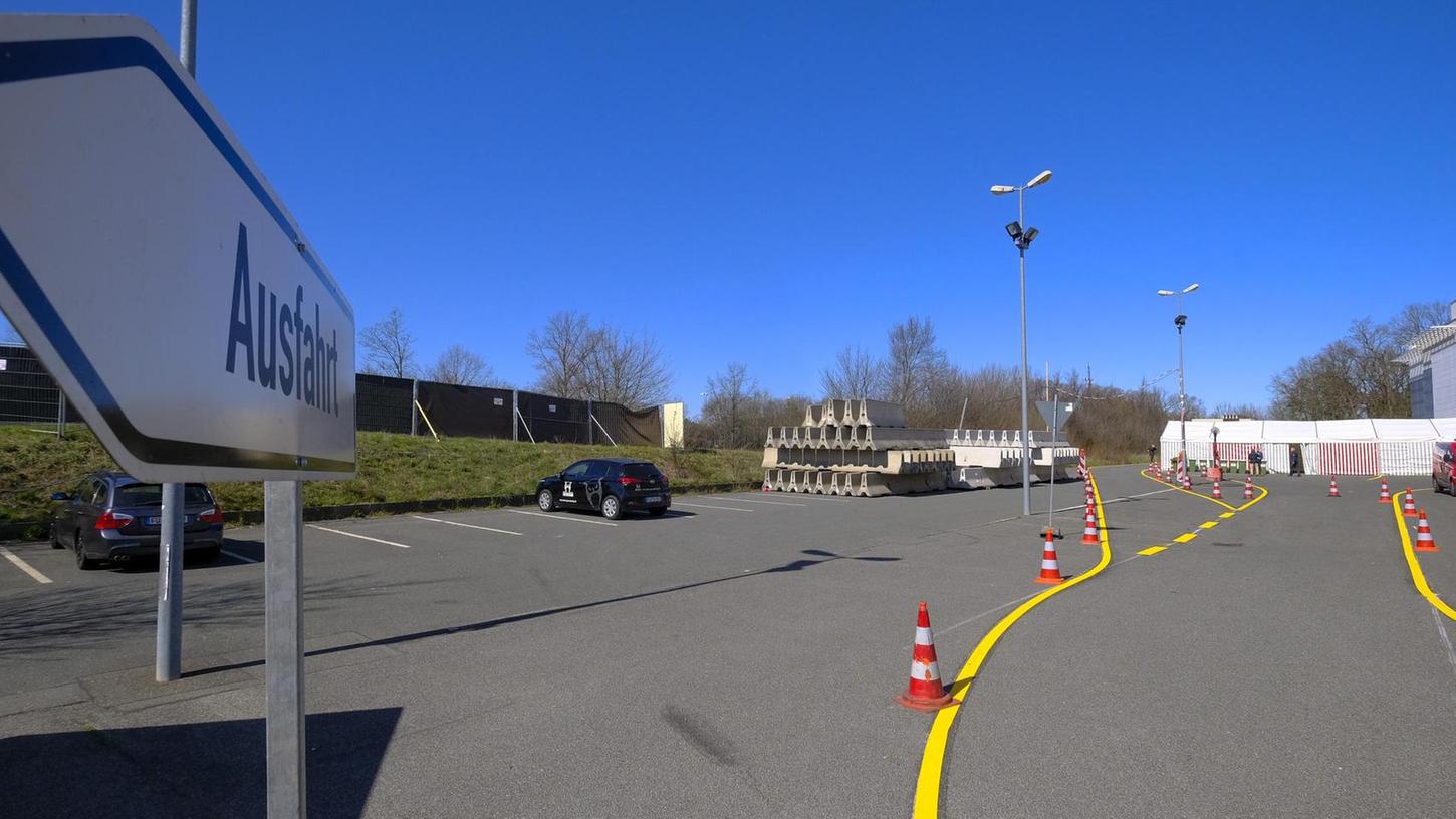 Corona: Drive-Through-Teststation in Fürth nimmt Betrieb auf
