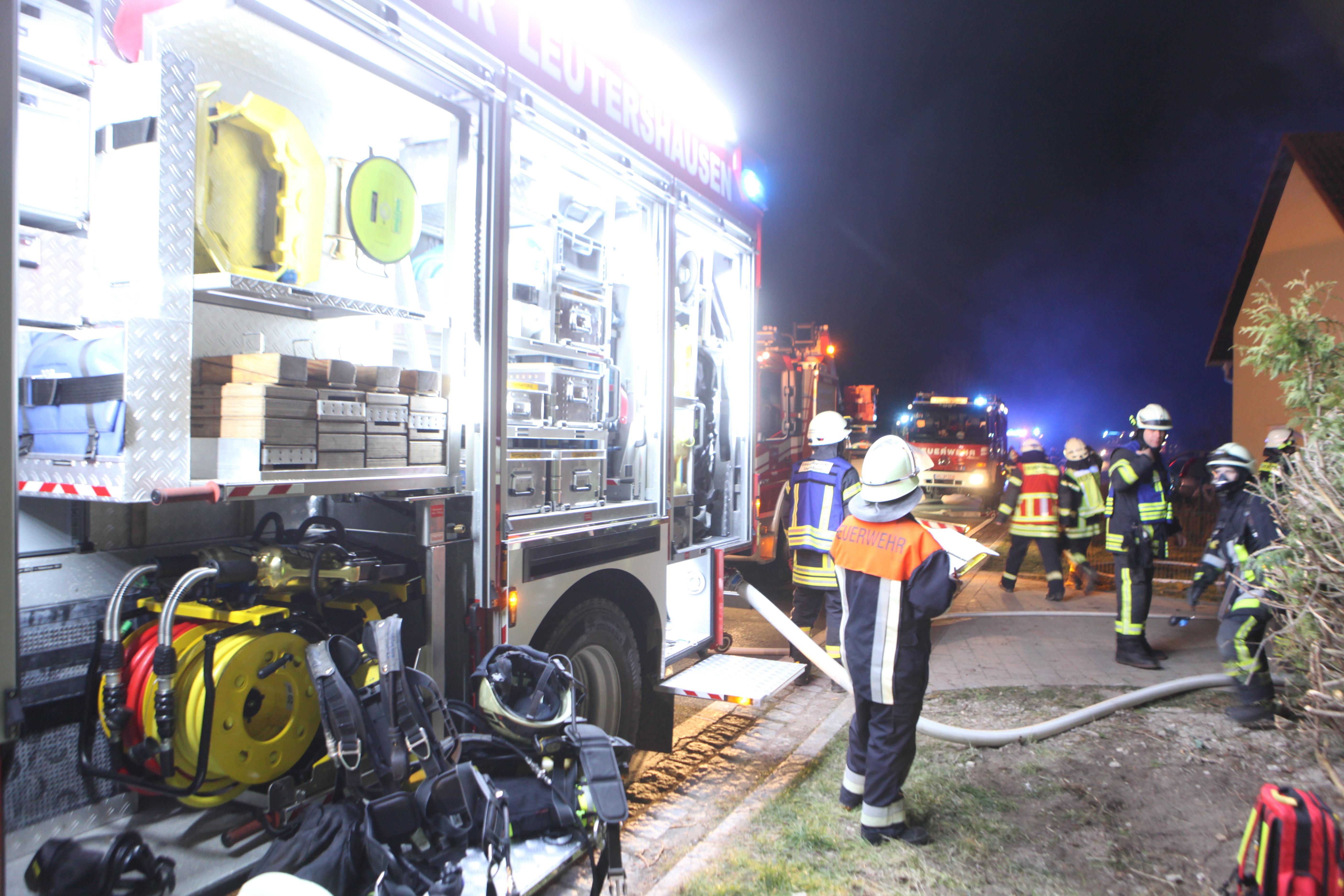 Nächtlicher Wohnhausbrand: 75-Jährige stirbt in Leutershausen - Ansbach