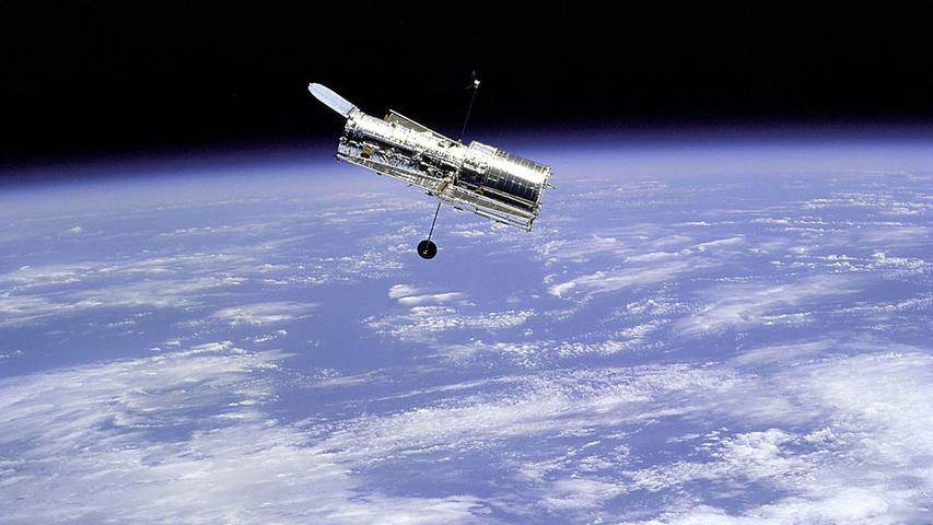 Derweil dreht Hubble weiter seine Runden über der Erde, bis das Teleskop kontrolliert zum Absturz gebracht wird.