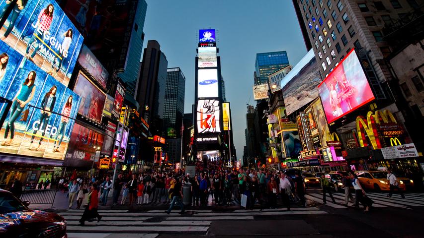 Der Times Square in New York ist normalerweise für geschäftiges Treiben bekannt.