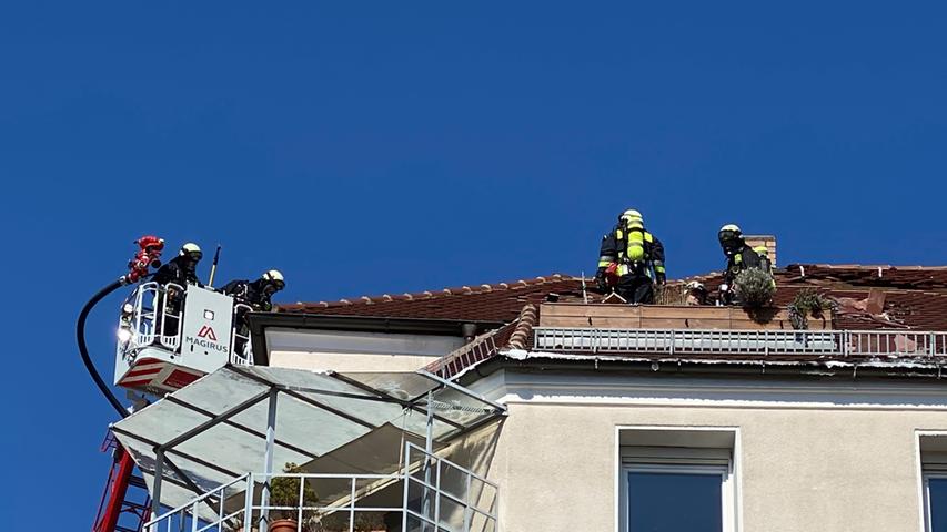 Balkonbrand am Humboldtplatz: Wohnhaus evakuiert