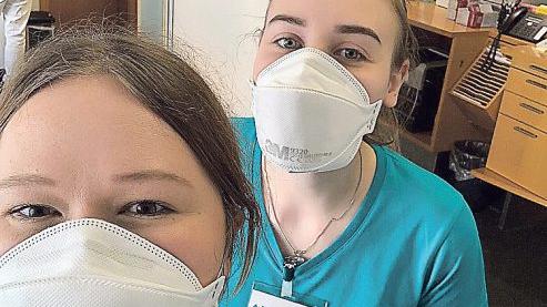 "Wir halten das durch"_mundschutz-praxis-leniger-lauf-1-493x548.jpg