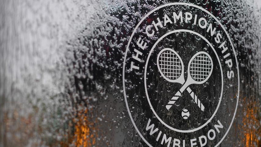 Zum ersten Mal seit dem 2. Weltkrieg wurde der Tennis-Klassiker in Wimbledon wegen der Corona-Krise abgesagt. Auch die French Open wurden vom Mai in den September geschoben, während die Organisatoren der US Open aktuell noch an der Veranstaltung im Spätsommer festhalten. Bis zum 13. Juli pausiert allerdings erstmal die komplette Tennis-Tour.