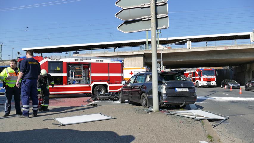 Unfall auf dem Frankenschnellweg: Kreuzung gesperrt